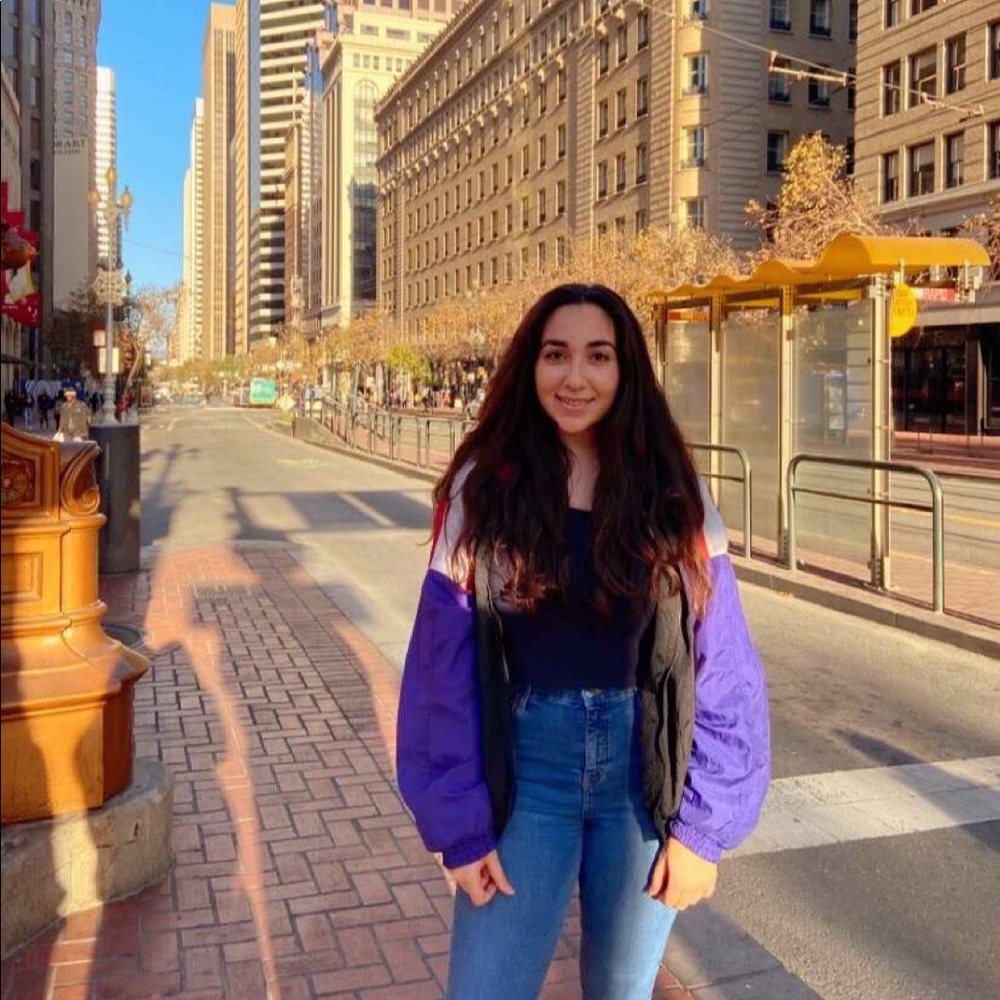 Meet your Posher, Eva